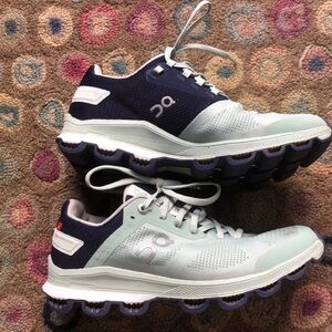 On Running Cloudtec women’s 6